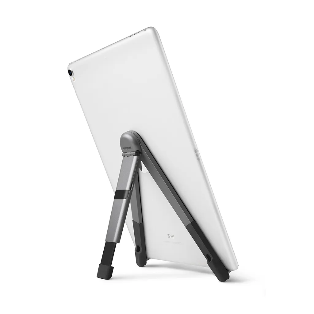 Twelve South Compass Pro, ett bärbart, vikbart metallstativ för alla iPad-modeller med tre olika betraktningsvinklar.