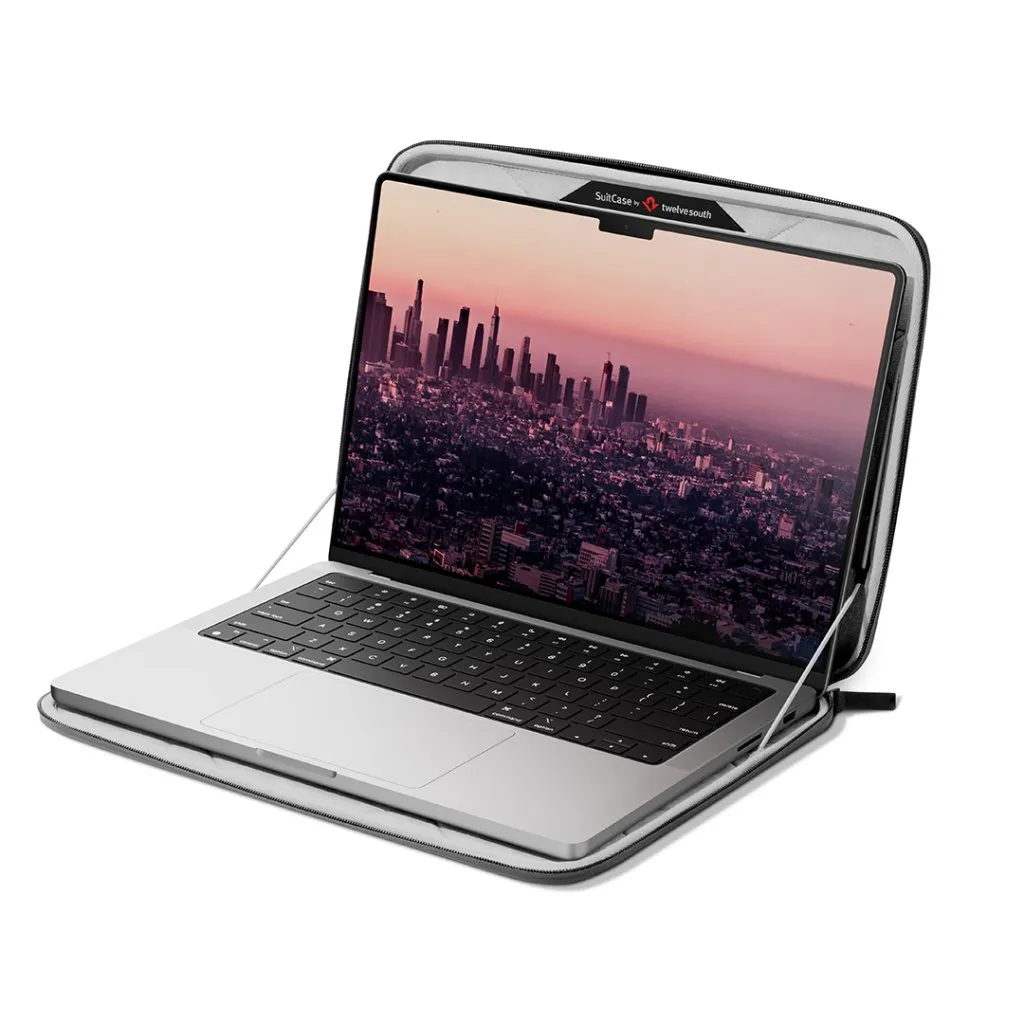 Svart Twelve South-fodral för MacBook Pro 14" med quiltad design, läderhandtag och dubbla dragkedjor