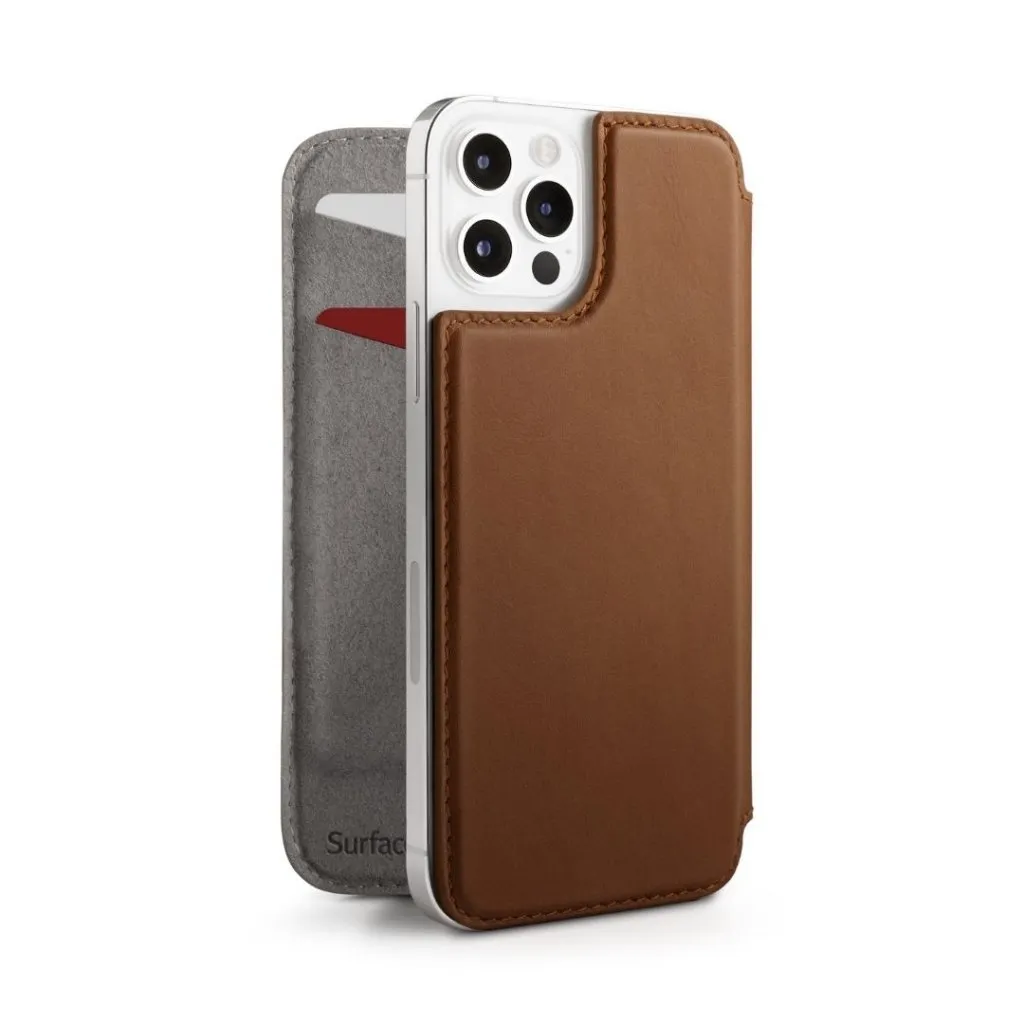 Twelve South SurfacePad i Cognac för iPhone 12/12 Pro, ultratunt fodral i nappaläder med invändiga kortplatser, MagSafe-kompatibelt.