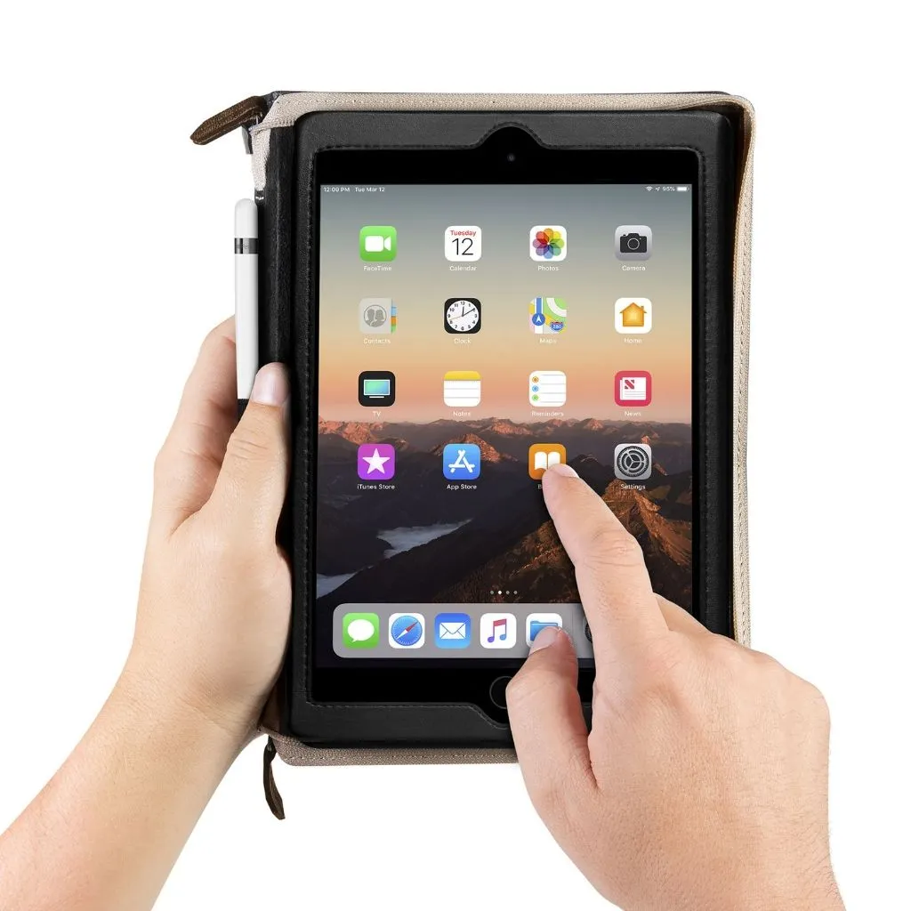 BookBook-fodral i brunt, handgjort läder för iPad Mini 5 med invändig ram, displayställ och Apple Pencil-hållare.