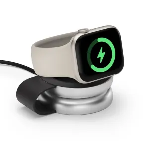 Twelve South Butterfly™ -matkalaturi avattuna, MagSafe-iPhone-telineellä ja Apple Watch -lataustelakalla