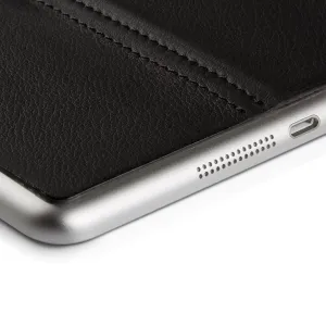 Étui en cuir noir Twelve South SurfacePad pour iPad mini 4, avec grain texturé et couture apparente.