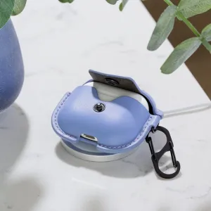 Twelve South AirSnap -nahkakotelo AirPods-latauskotelolle S-kiinnikkeellä, kuvassa latauskotelo sisällä