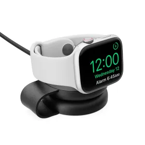 Twelve South butterFly SE-laddningsställ för Apple Watch med flätad kabel och Apple Watch som visar laddning