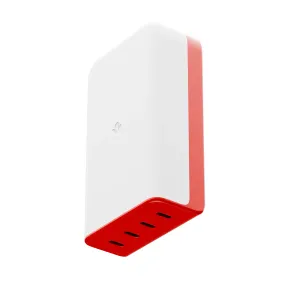Twelve South PlugBug 120 W USB-C-laturi neljällä portilla, valkoinen runko ja punainen alapuoli, kuvattu studiossa