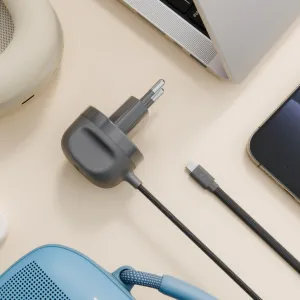 Twelve South PowerCord 3 metrin seinälaturi punotulla USB-C-kaapelilla ja EU-pistokkeella, väri liuskekivi/musta