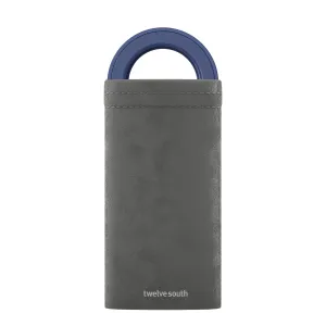 Twelve South Curve Nano-resefodral med blått handtag, visat mot vit bakgrund